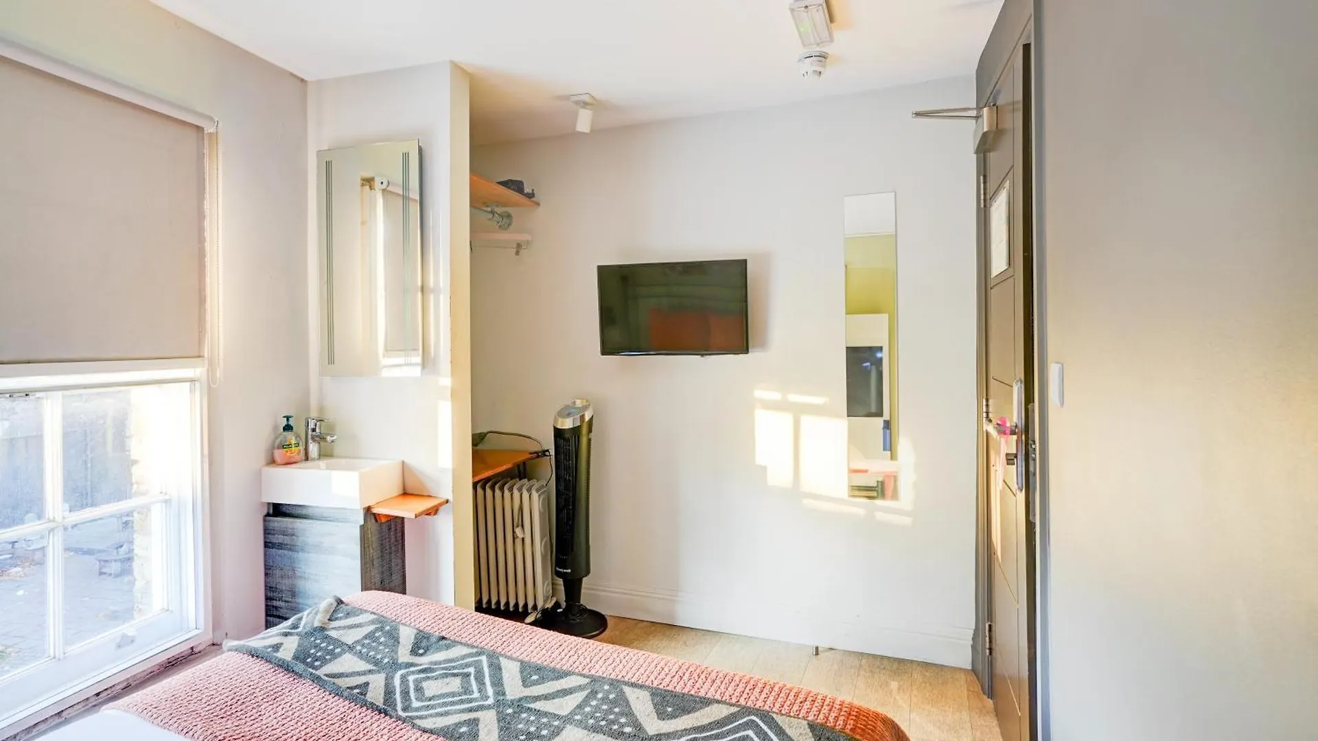 ***  Dancenter Southwark Near London Bridge Hotel United Kingdom